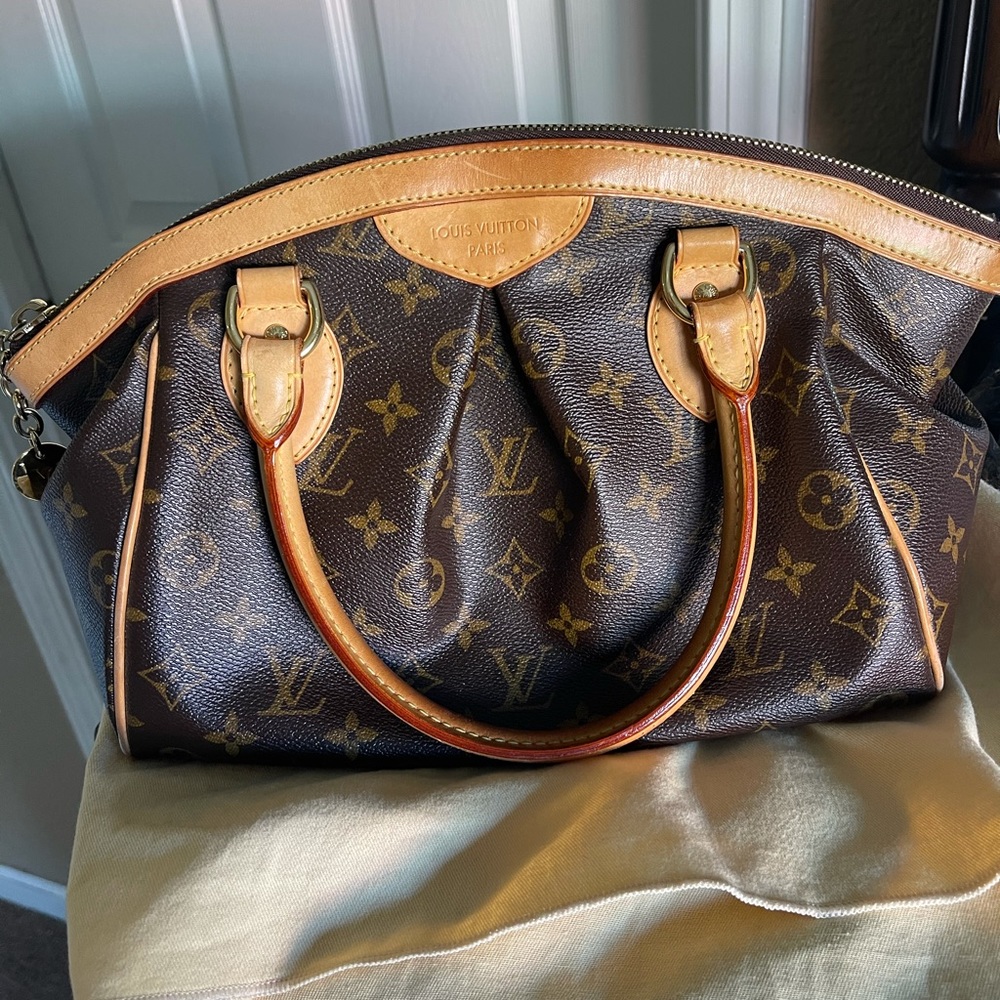 Louis Vuitton authentic Tívoli pm